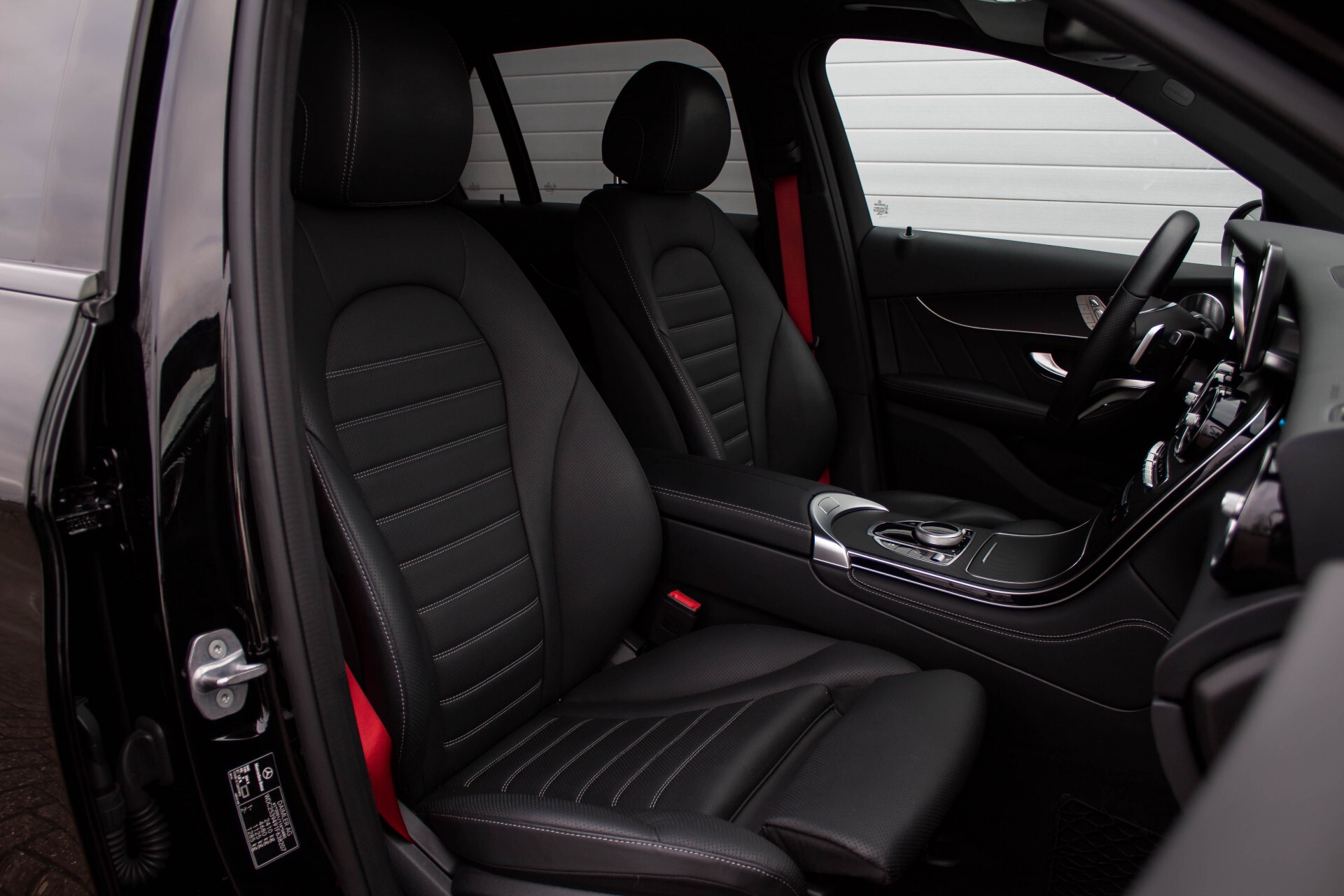 Mercedes-Benz GLC 300 4-AMG Panorama Distronic/Keyless/Burmester/Memory/Night Aut9 Foto 3