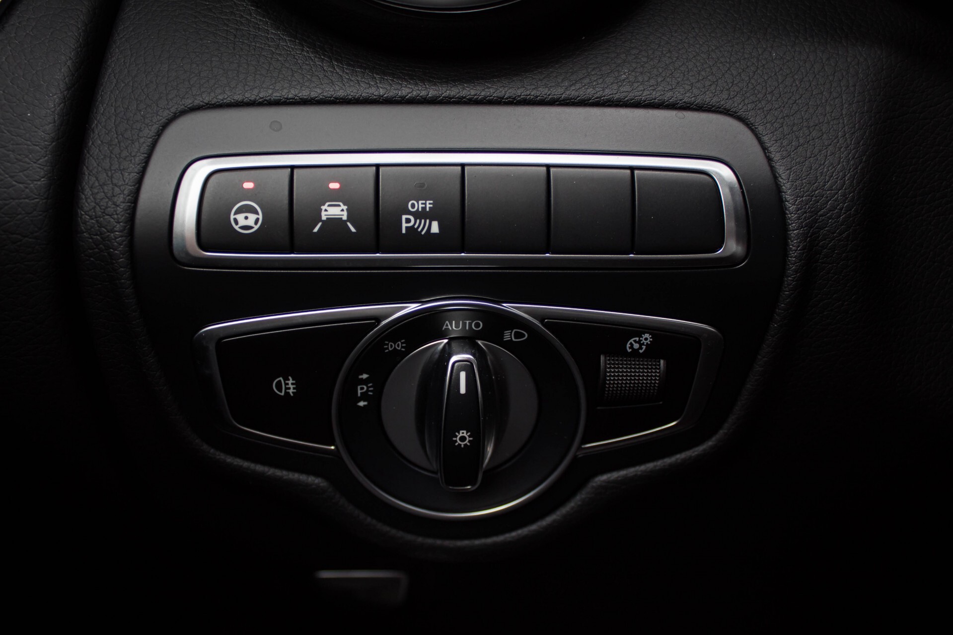 Mercedes-Benz GLC 300 4-AMG Panorama Distronic/Keyless/Burmester/Memory/Night Aut9 Foto 30