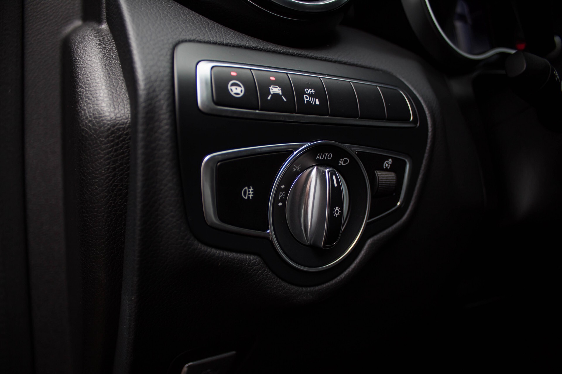 Mercedes-Benz GLC 300 4-AMG Panorama Distronic/Keyless/Burmester/Memory/Night Aut9 Foto 31