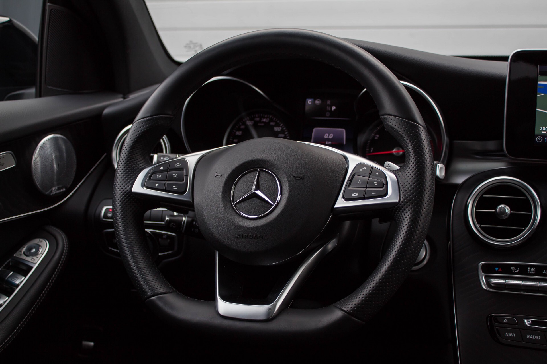 Mercedes-Benz GLC 300 4-AMG Panorama Distronic/Keyless/Burmester/Memory/Night Aut9 Foto 8