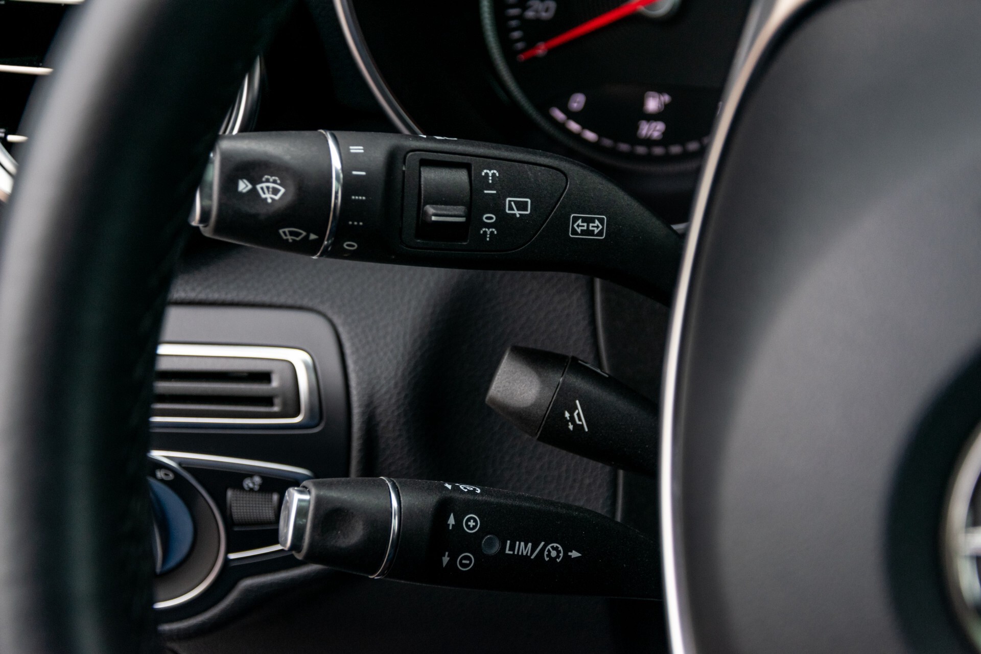 Mercedes-Benz GLC 250 4-M AMG Night Panorama Burmester/Memory/DAB Aut9 Foto 10