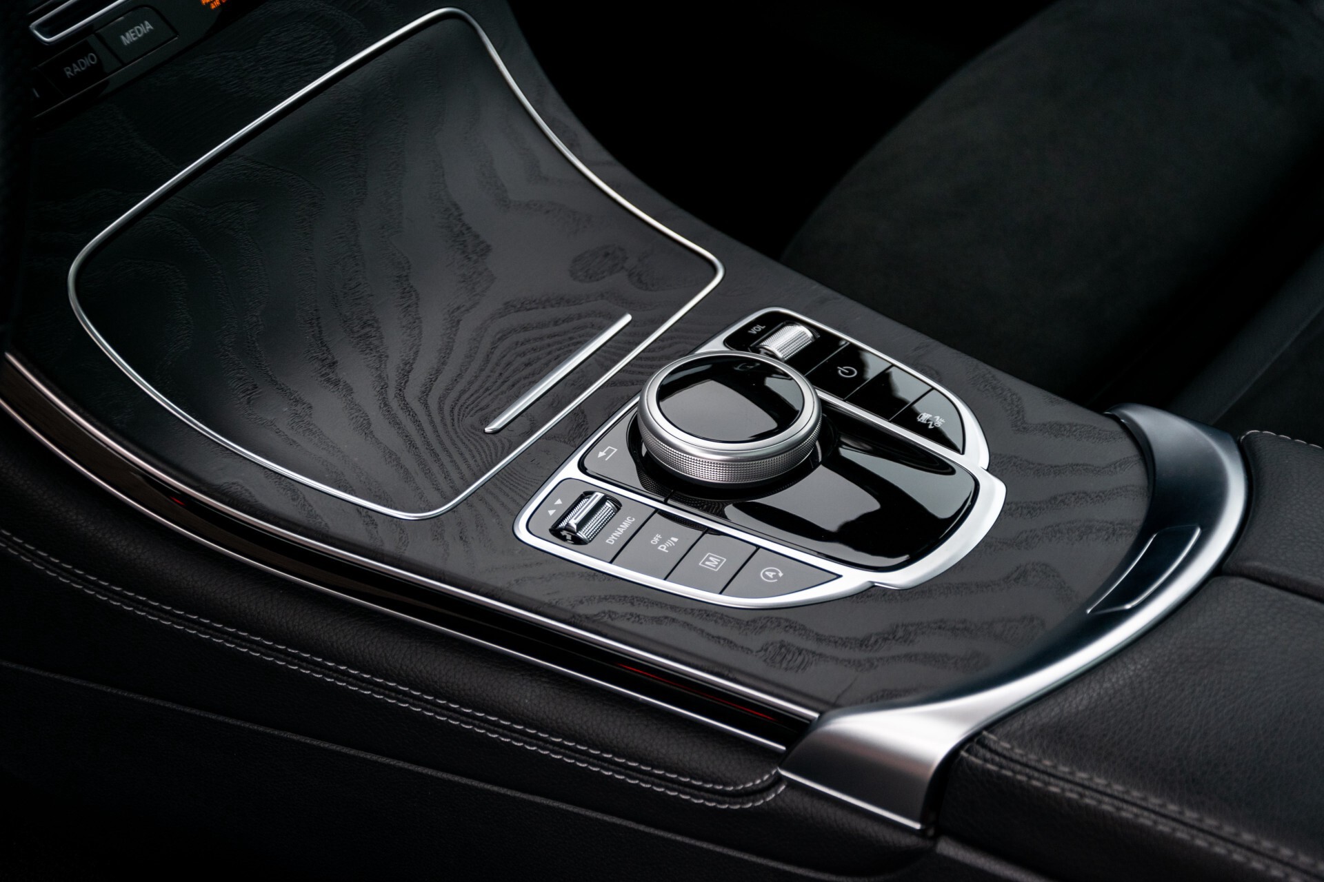 Mercedes-Benz GLC 250 4-M AMG Night Panorama Burmester/Memory/DAB Aut9 Foto 18