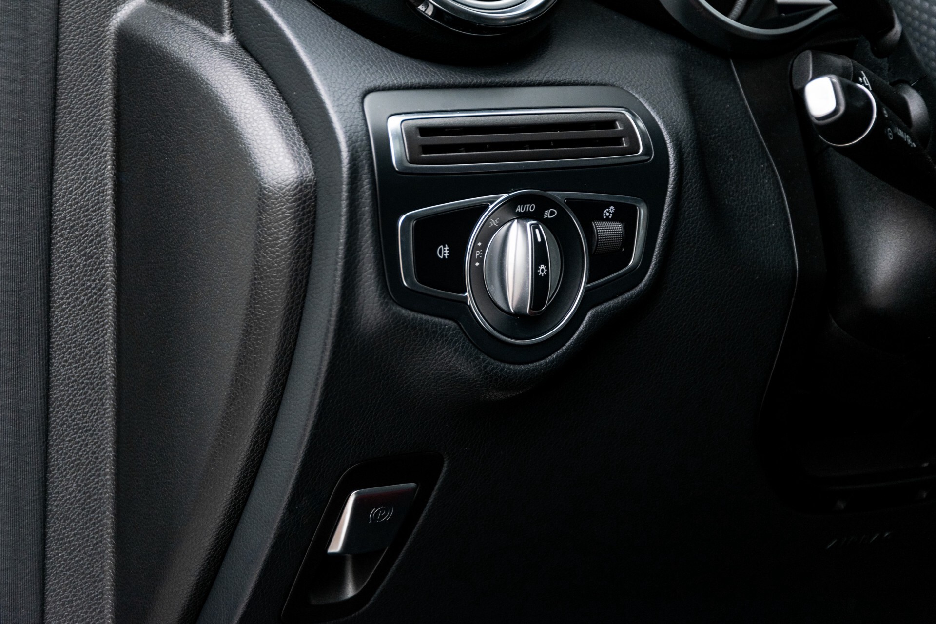 Mercedes-Benz GLC 250 4-M AMG Night Panorama Burmester/Memory/DAB Aut9 Foto 21