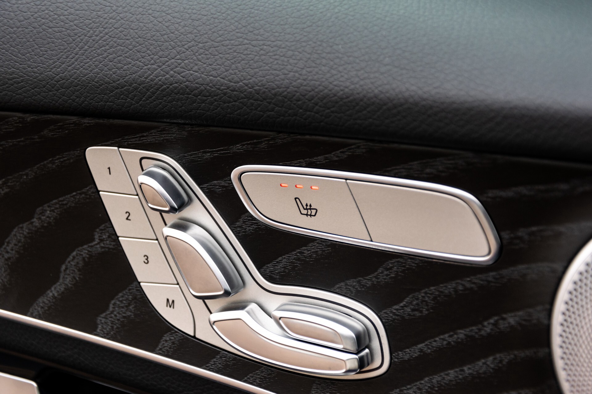 Mercedes-Benz GLC 250 4-M AMG Night Panorama Burmester/Memory/DAB Aut9 Foto 27