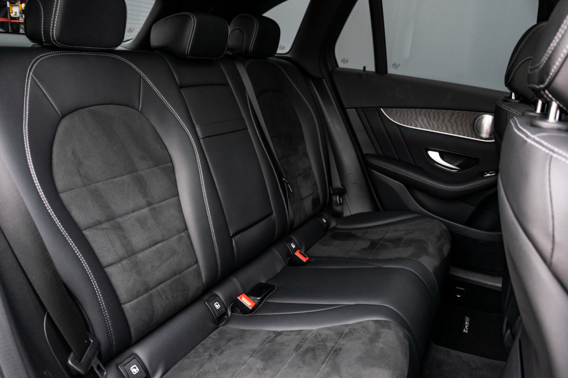 Mercedes-Benz GLC 250 4-M AMG Night Panorama Burmester/Memory/DAB Aut9 Foto 4