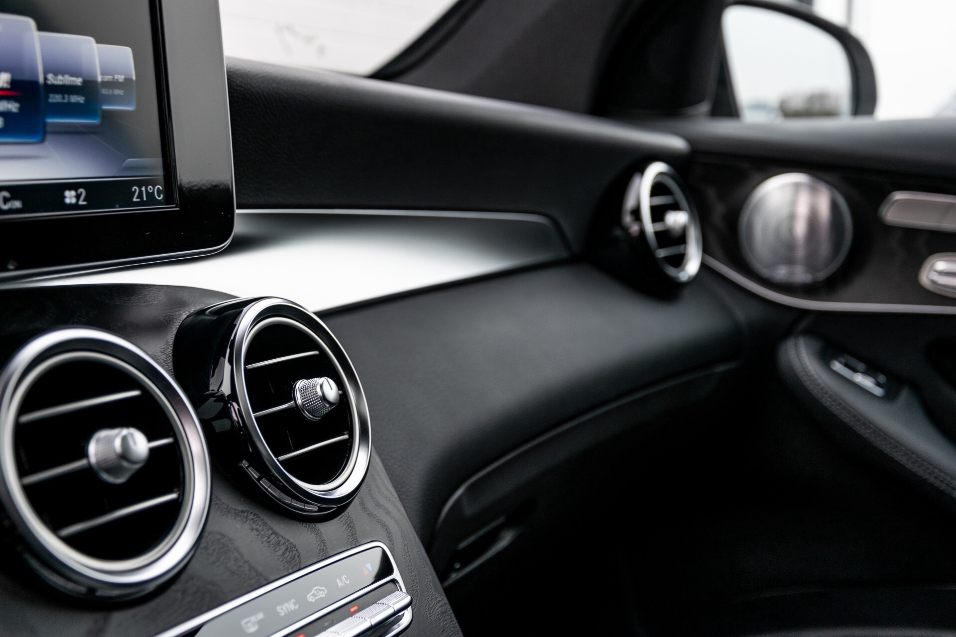 Mercedes-Benz GLC 250 4-M AMG Night Panorama Burmester/Memory/DAB Aut9 Foto 41