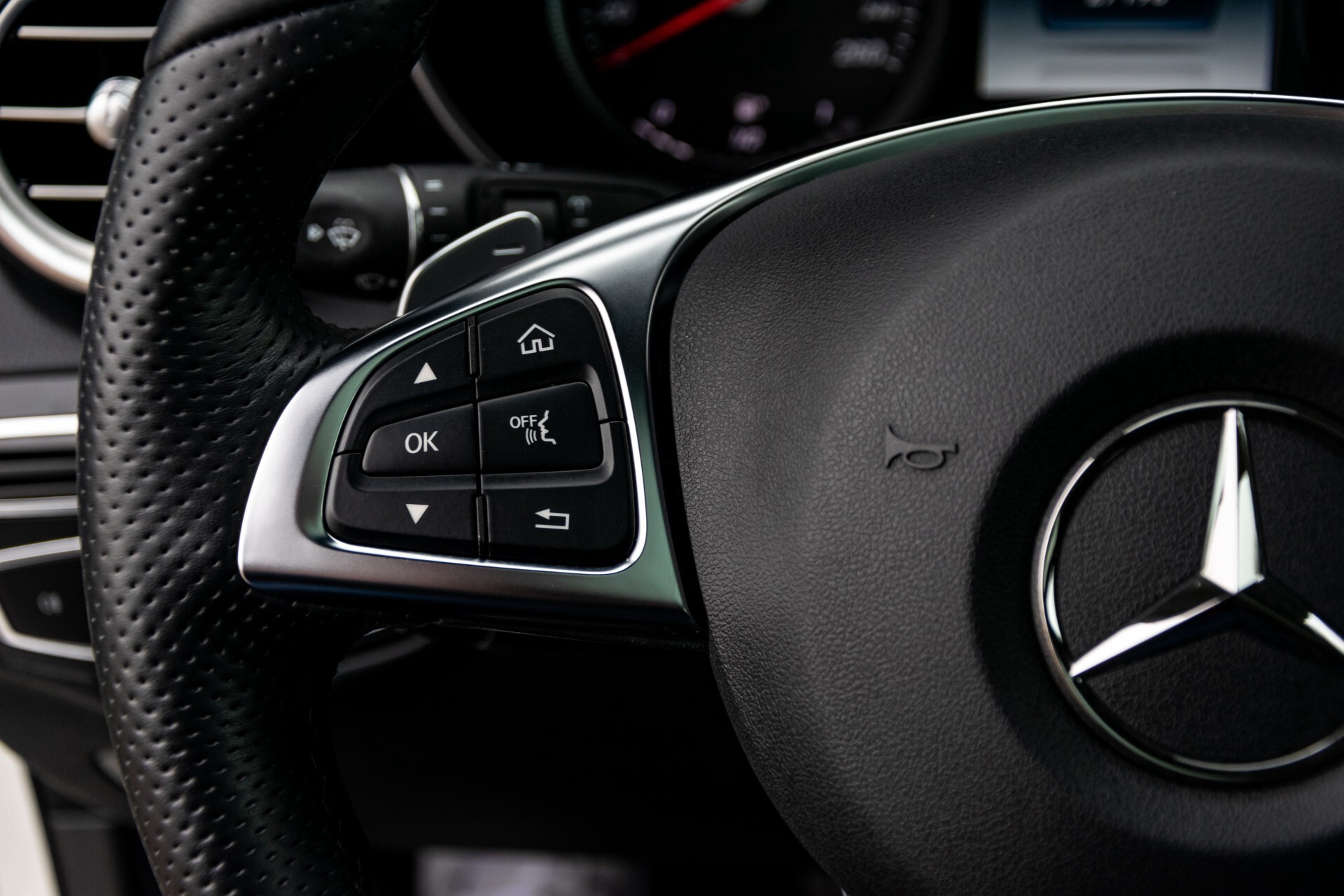 Mercedes-Benz GLC 250 4-M AMG Night Panorama Burmester/Memory/DAB Aut9 Foto 9