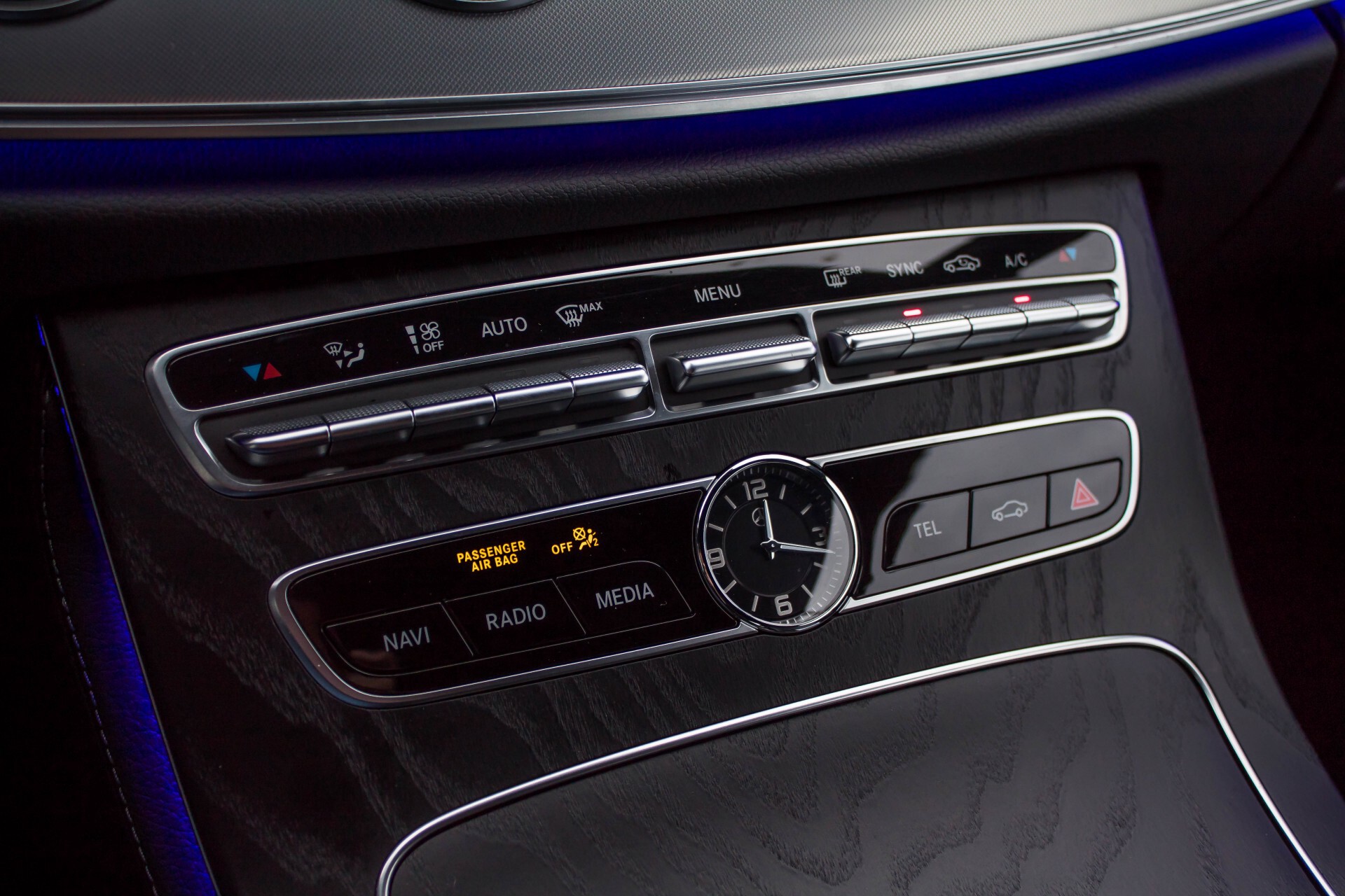 Mercedes-Benz E-Klasse Coupé 200 AMG Comand/Leder/LED Aut9 Foto 16