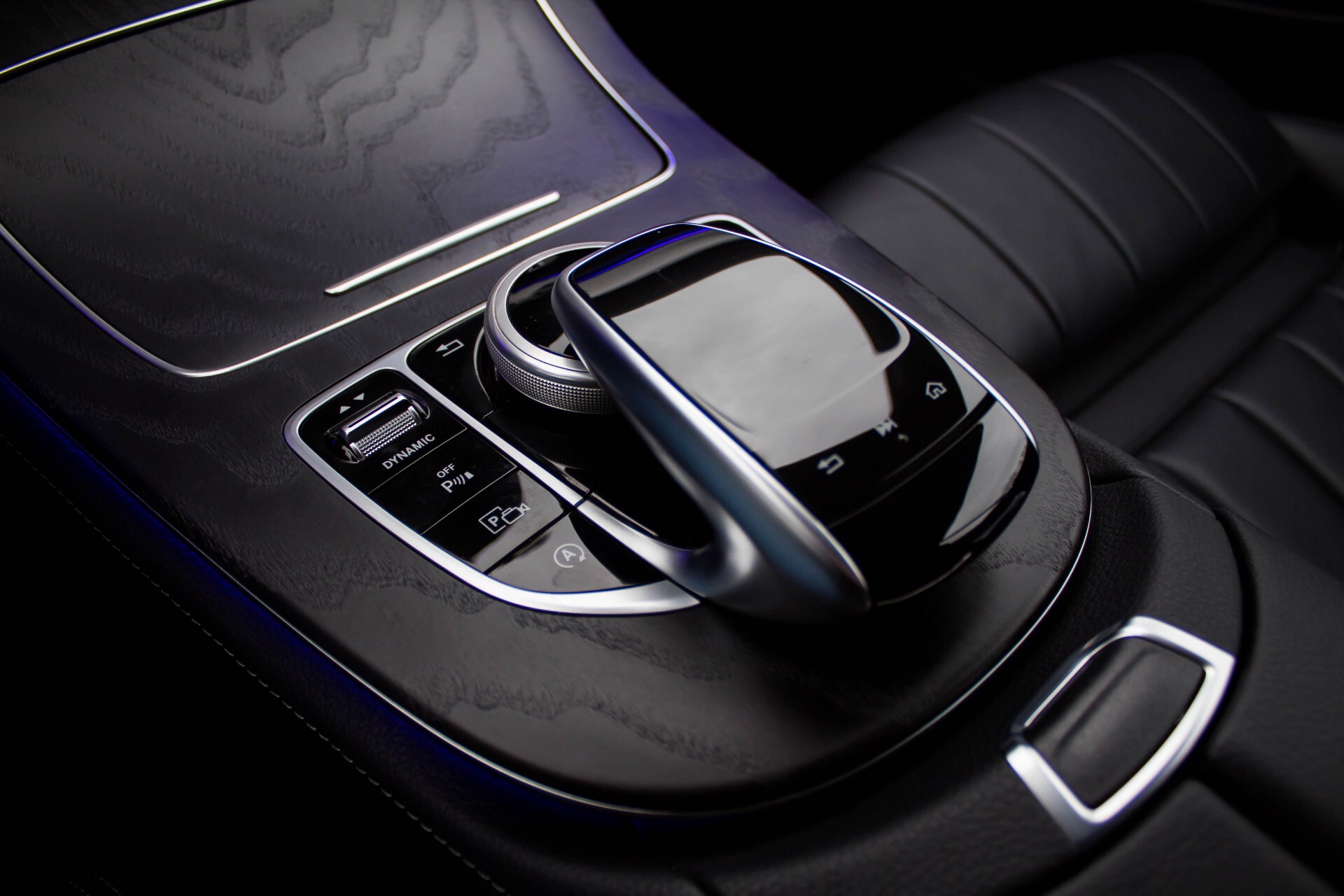 Mercedes-Benz E-Klasse Coupé 200 AMG Comand/Leder/LED Aut9 Foto 20