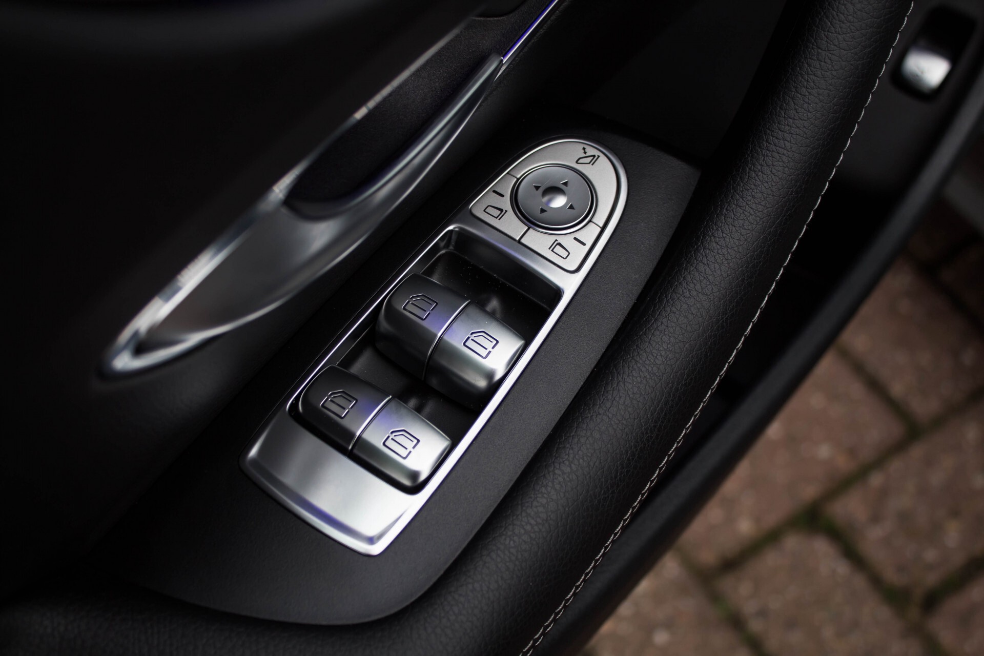 Mercedes-Benz E-Klasse Coupé 200 AMG Comand/Leder/LED Aut9 Foto 26