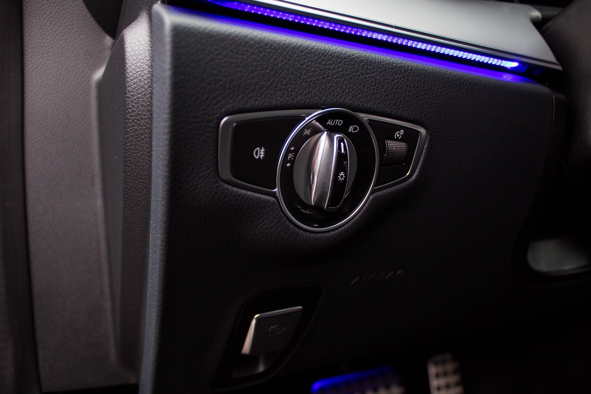 Mercedes-Benz E-Klasse Coupé 200 AMG Comand/Leder/LED Aut9 Foto 29