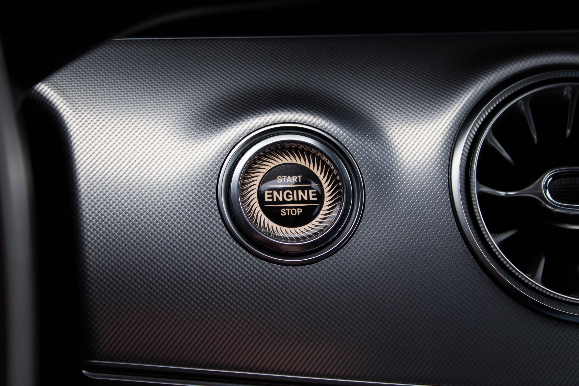 Mercedes-Benz E-Klasse Coupé 200 AMG Comand/Leder/LED Aut9 Foto 31