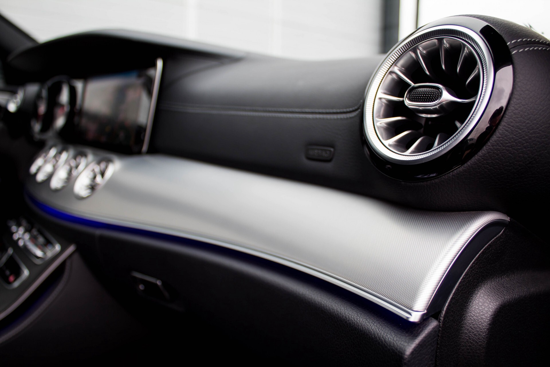 Mercedes-Benz E-Klasse Coupé 200 AMG Comand/Leder/LED Aut9 Foto 32