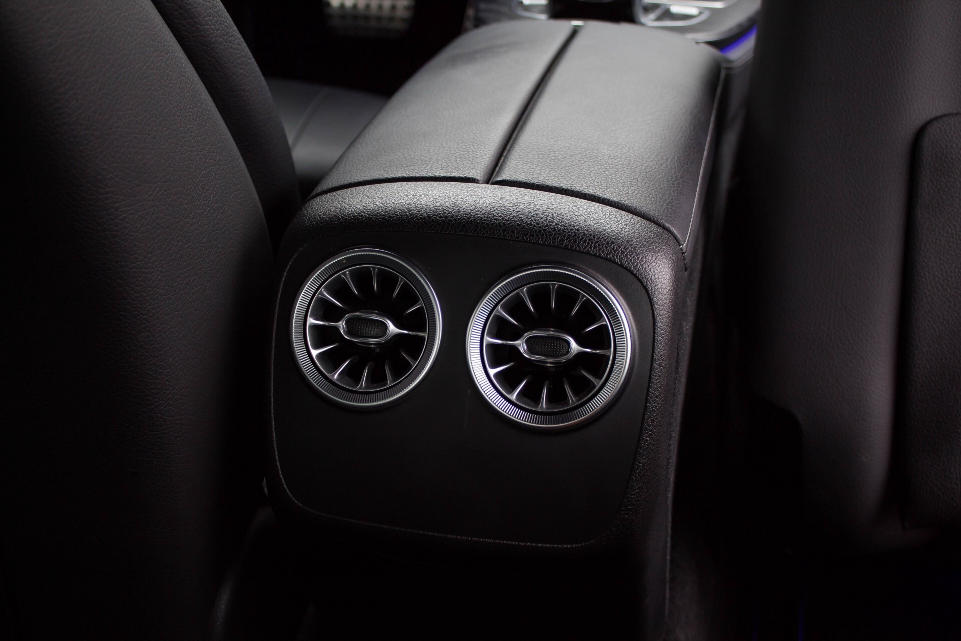 Mercedes-Benz E-Klasse Coupé 200 AMG Comand/Leder/LED Aut9 Foto 34