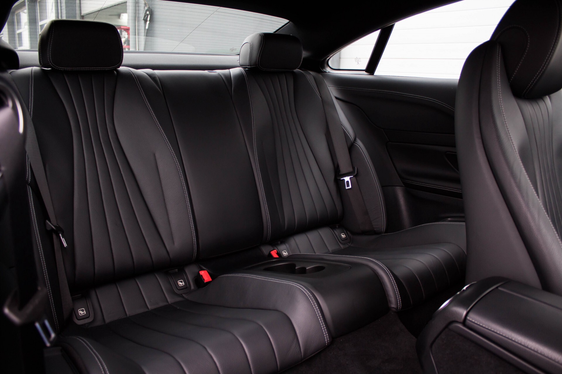 Mercedes-Benz E-Klasse Coupé 200 AMG Comand/Leder/LED Aut9 Foto 4