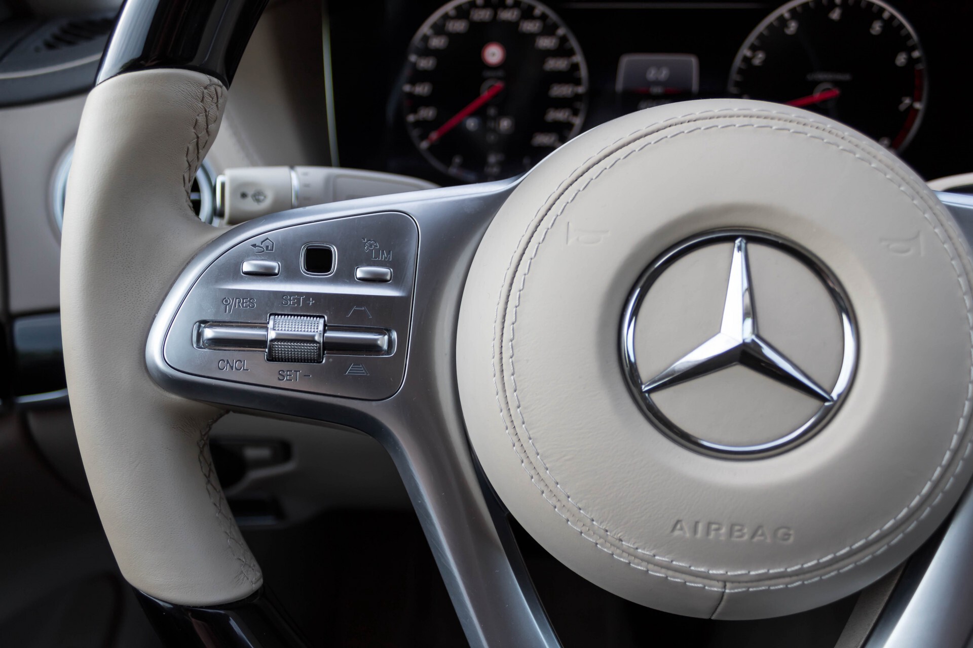 Mercedes-Benz S-Klasse 560 Maybach 4-M Designo First Class Full Options Aut9 Foto 11