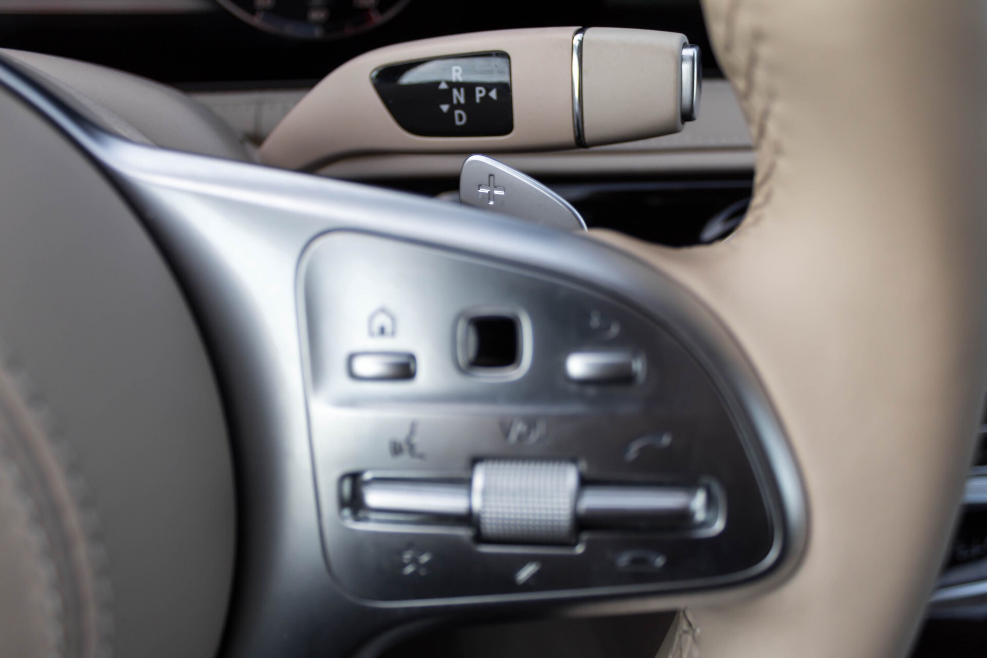 Mercedes-Benz S-Klasse 560 Maybach 4-M Designo First Class Full Options Aut9 Foto 15