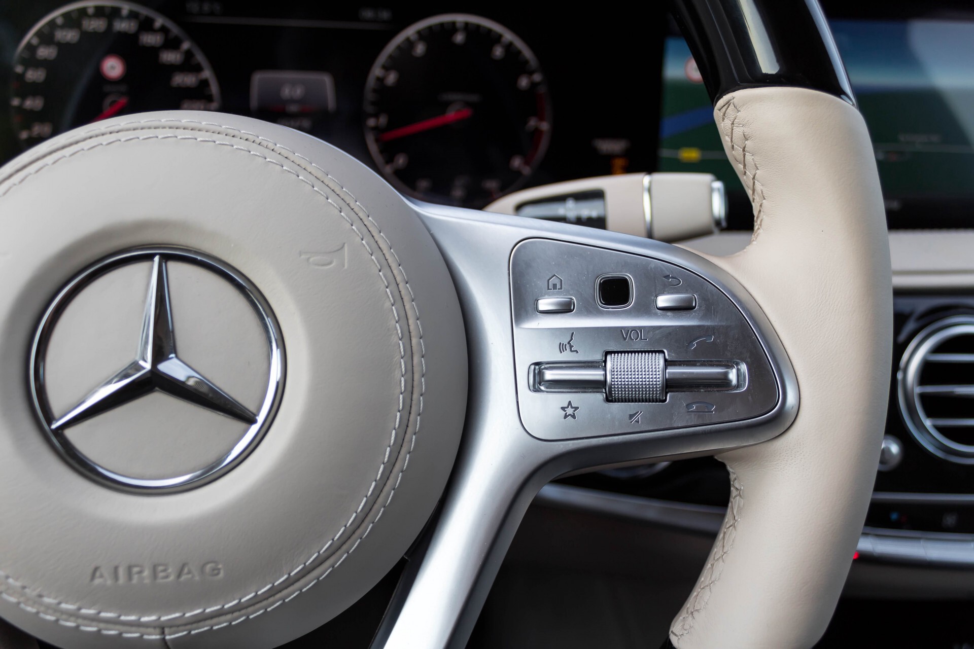 Mercedes-Benz S-Klasse 560 Maybach 4-M Designo First Class Full Options Aut9 Foto 17