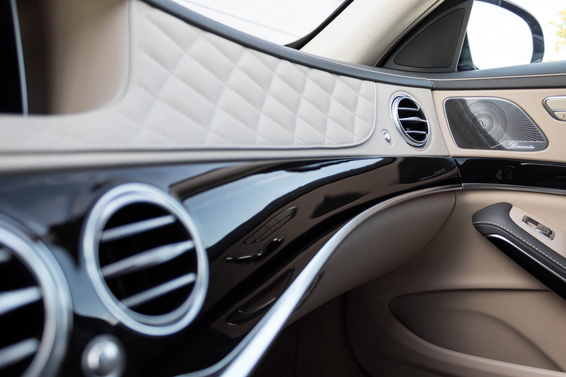 Mercedes-Benz S-Klasse 560 Maybach 4-M Designo First Class Full Options Aut9 Foto 20