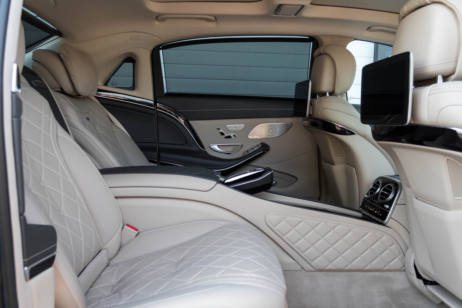 Mercedes-Benz S-Klasse 560 Maybach 4-M Designo First Class Full Options Aut9 Foto 4