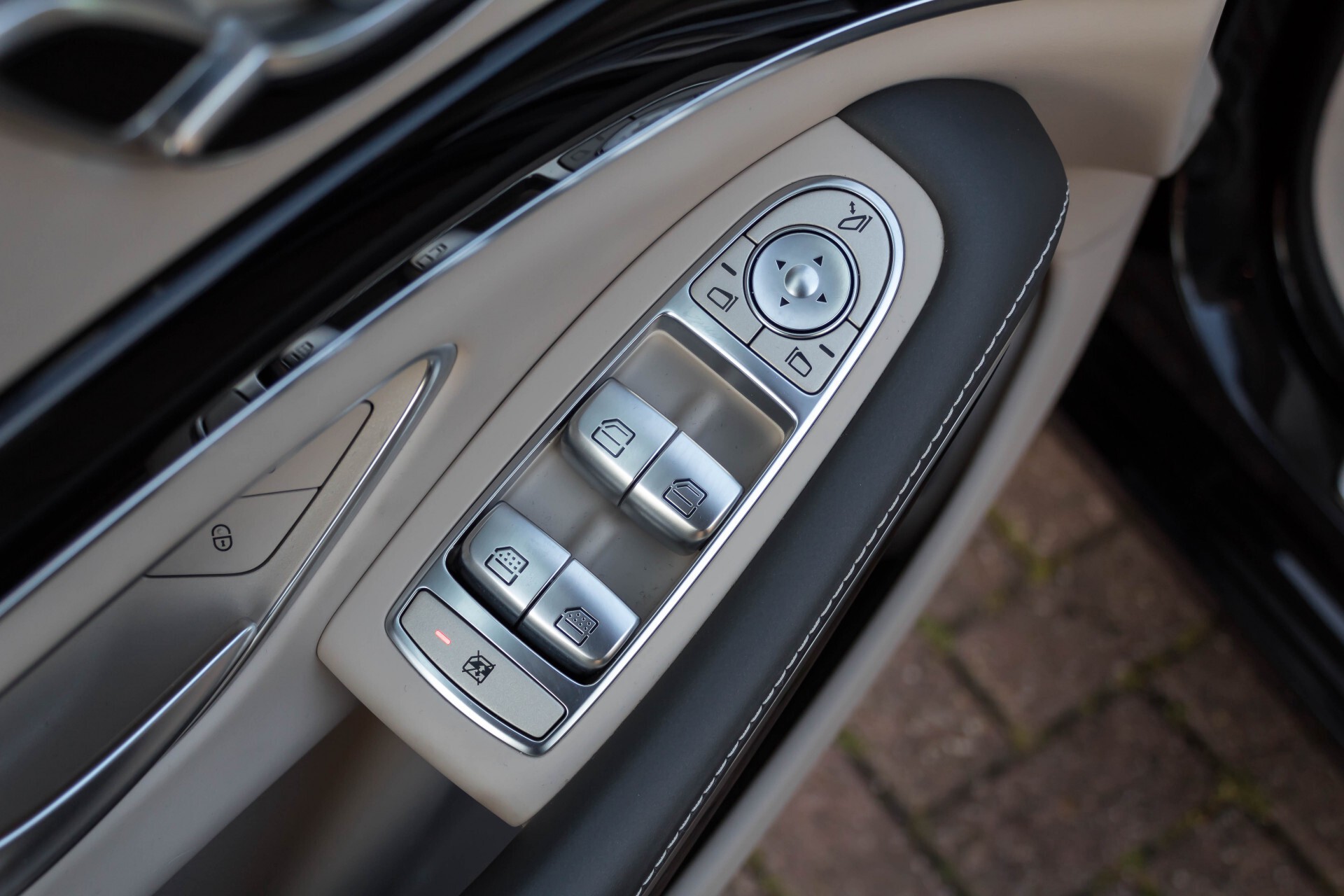 Mercedes-Benz S-Klasse 560 Maybach 4-M Designo First Class Full Options Aut9 Foto 52