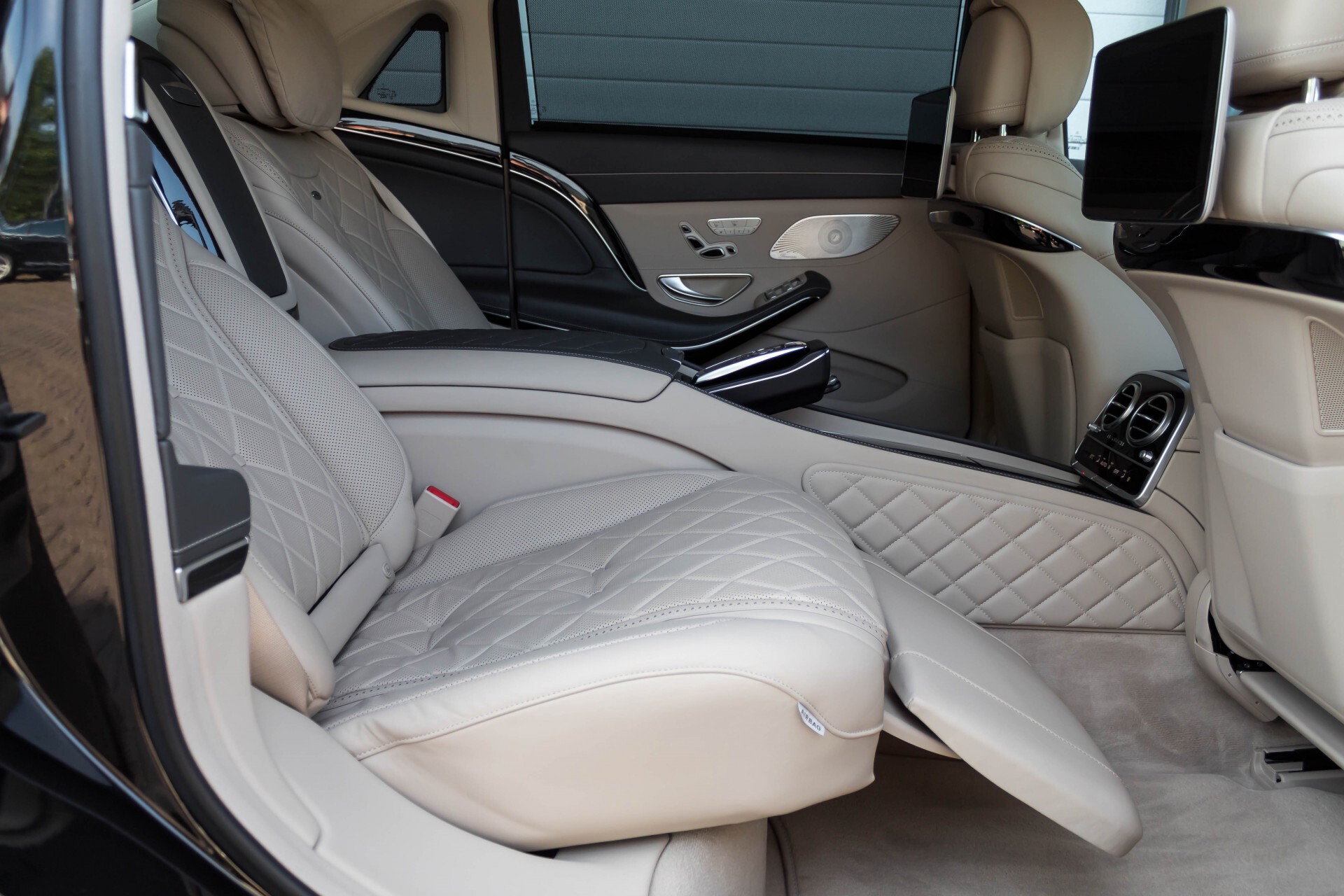 Mercedes-Benz S-Klasse 560 Maybach 4-M Designo First Class Full Options Aut9 Foto 6