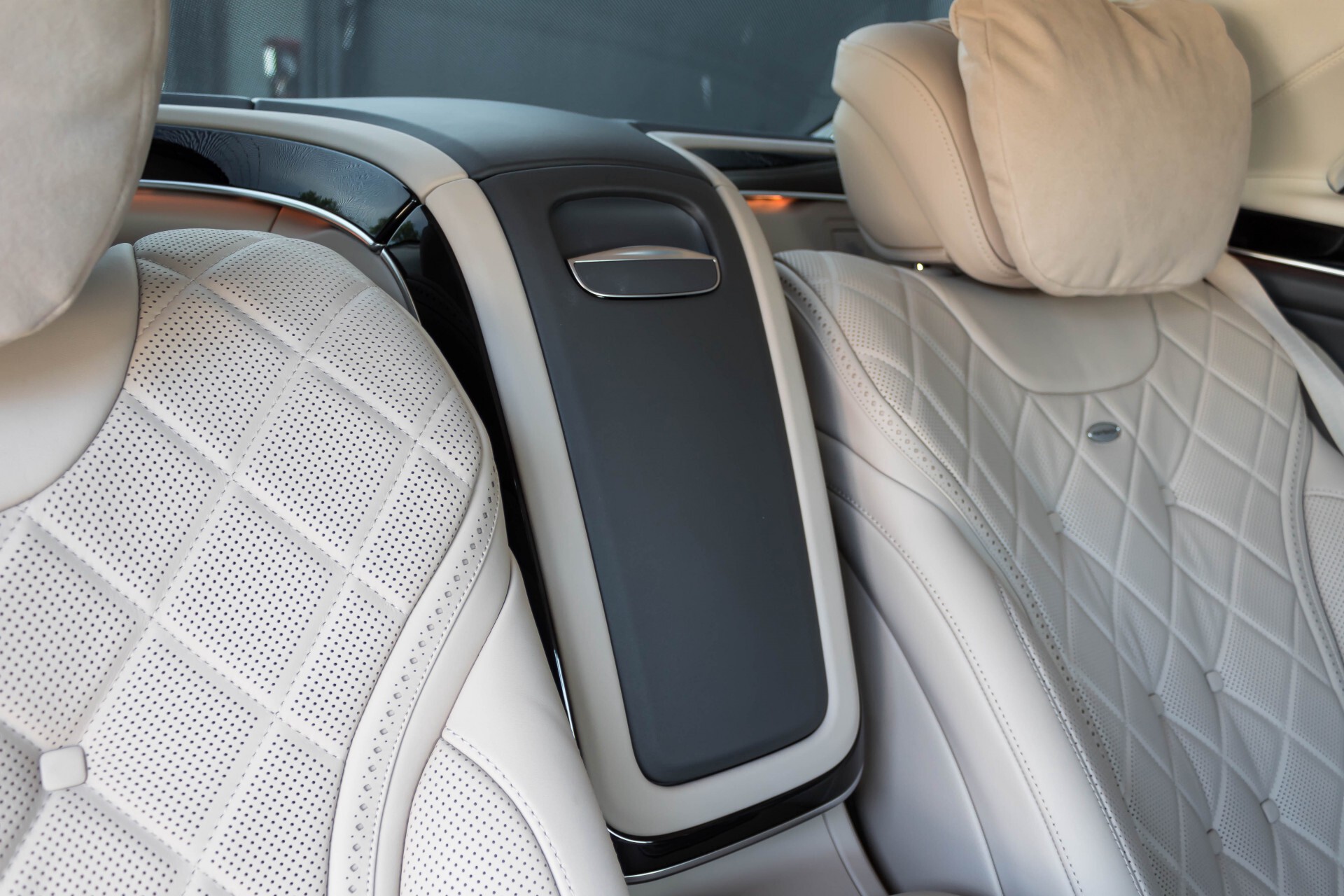 Mercedes-Benz S-Klasse 560 Maybach 4-M Designo First Class Full Options Aut9 Foto 70