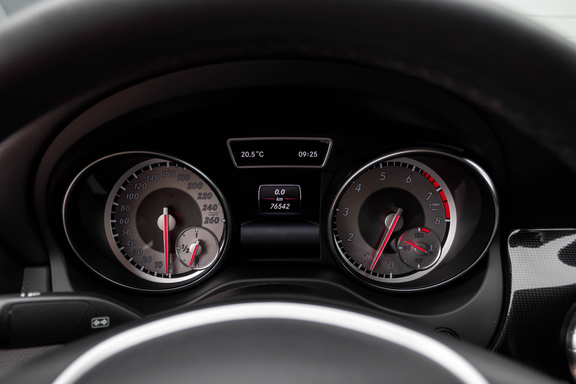 Mercedes-Benz CLA-Klasse 180 BE Xenon/Parctronic/Standkachel/Navi Foto 11