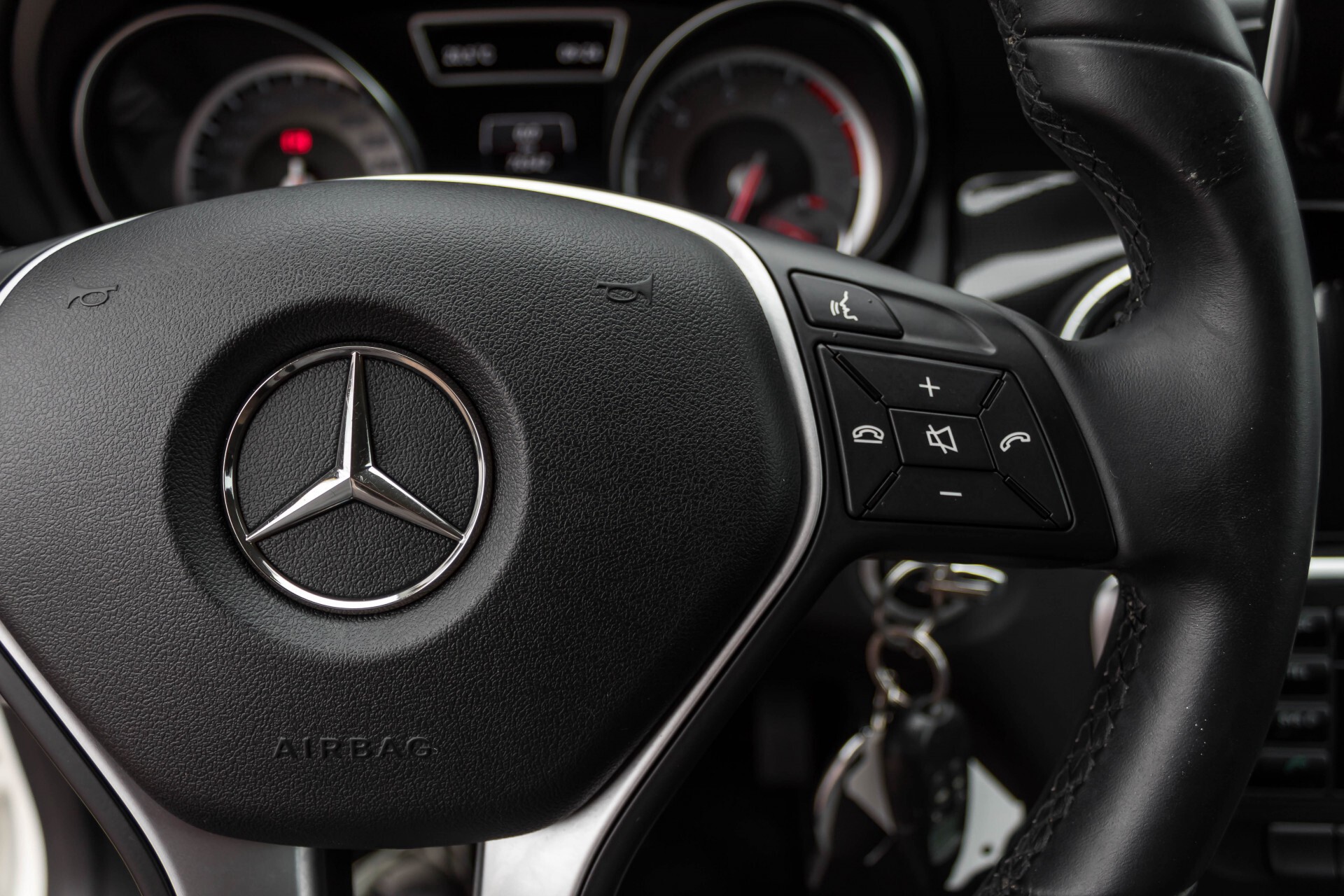 Mercedes-Benz CLA-Klasse 180 BE Xenon/Parctronic/Standkachel/Navi Foto 12