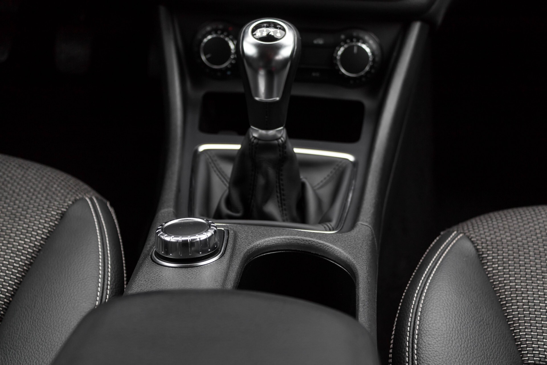 Mercedes-Benz CLA-Klasse 180 BE Xenon/Parctronic/Standkachel/Navi Foto 20