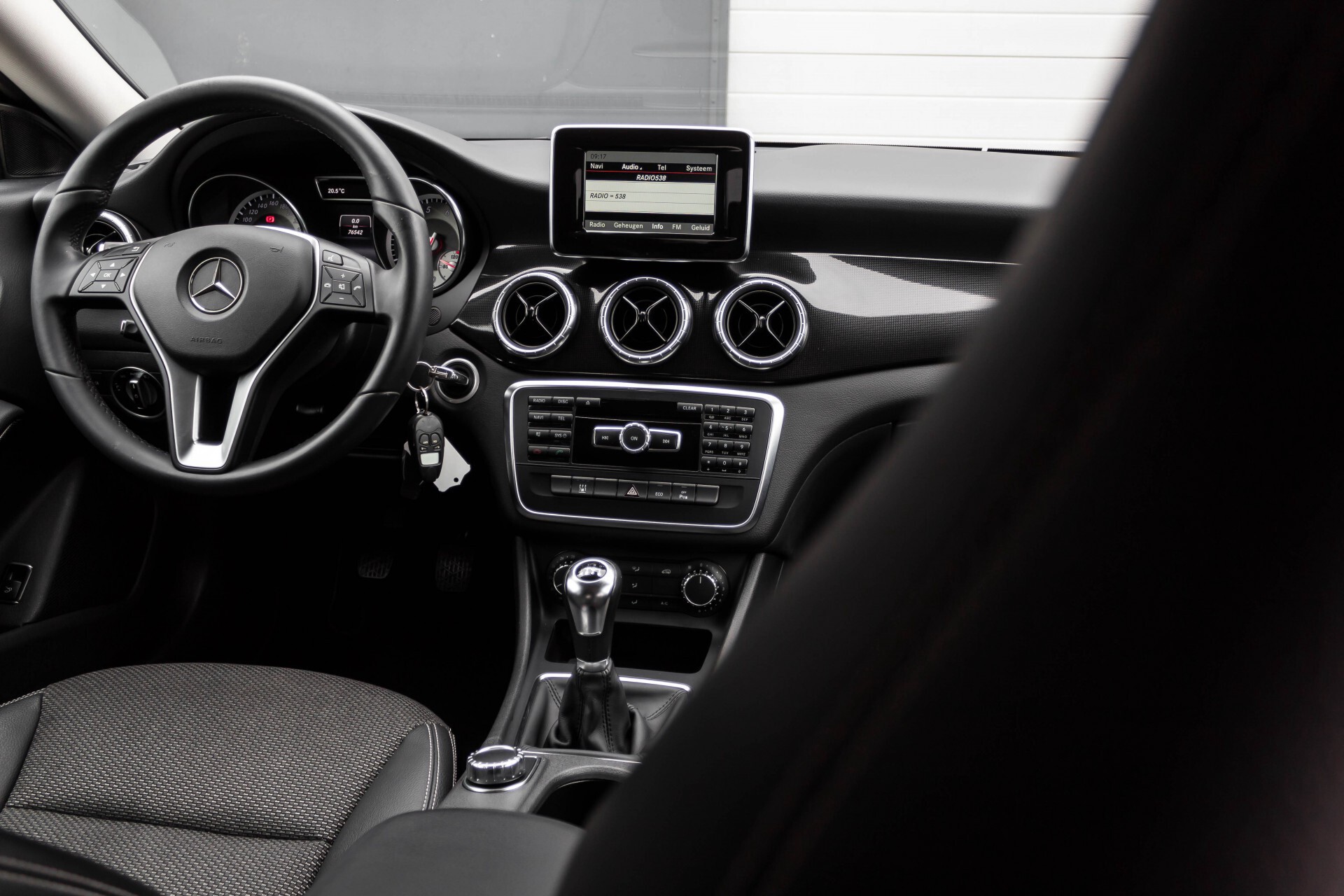 Mercedes-Benz CLA-Klasse 180 BE Xenon/Parctronic/Standkachel/Navi Foto 22