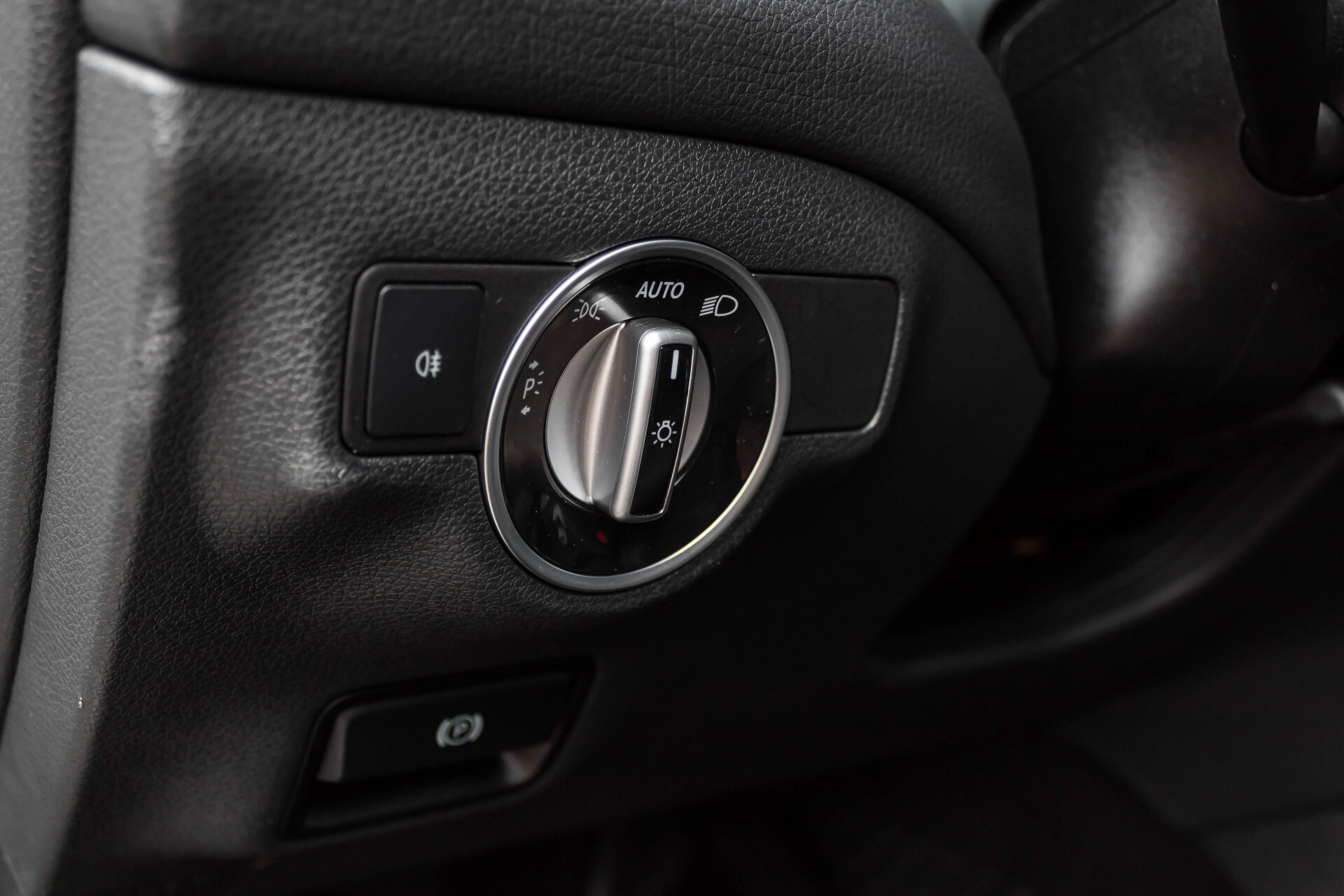 Mercedes-Benz CLA-Klasse 180 BE Xenon/Parctronic/Standkachel/Navi Foto 26