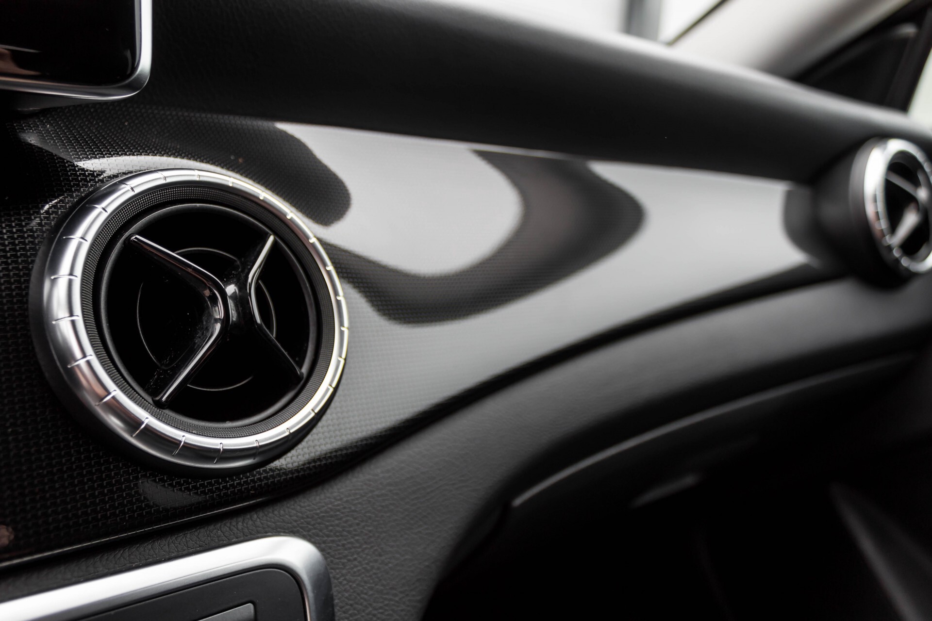 Mercedes-Benz CLA-Klasse 180 BE Xenon/Parctronic/Standkachel/Navi Foto 38