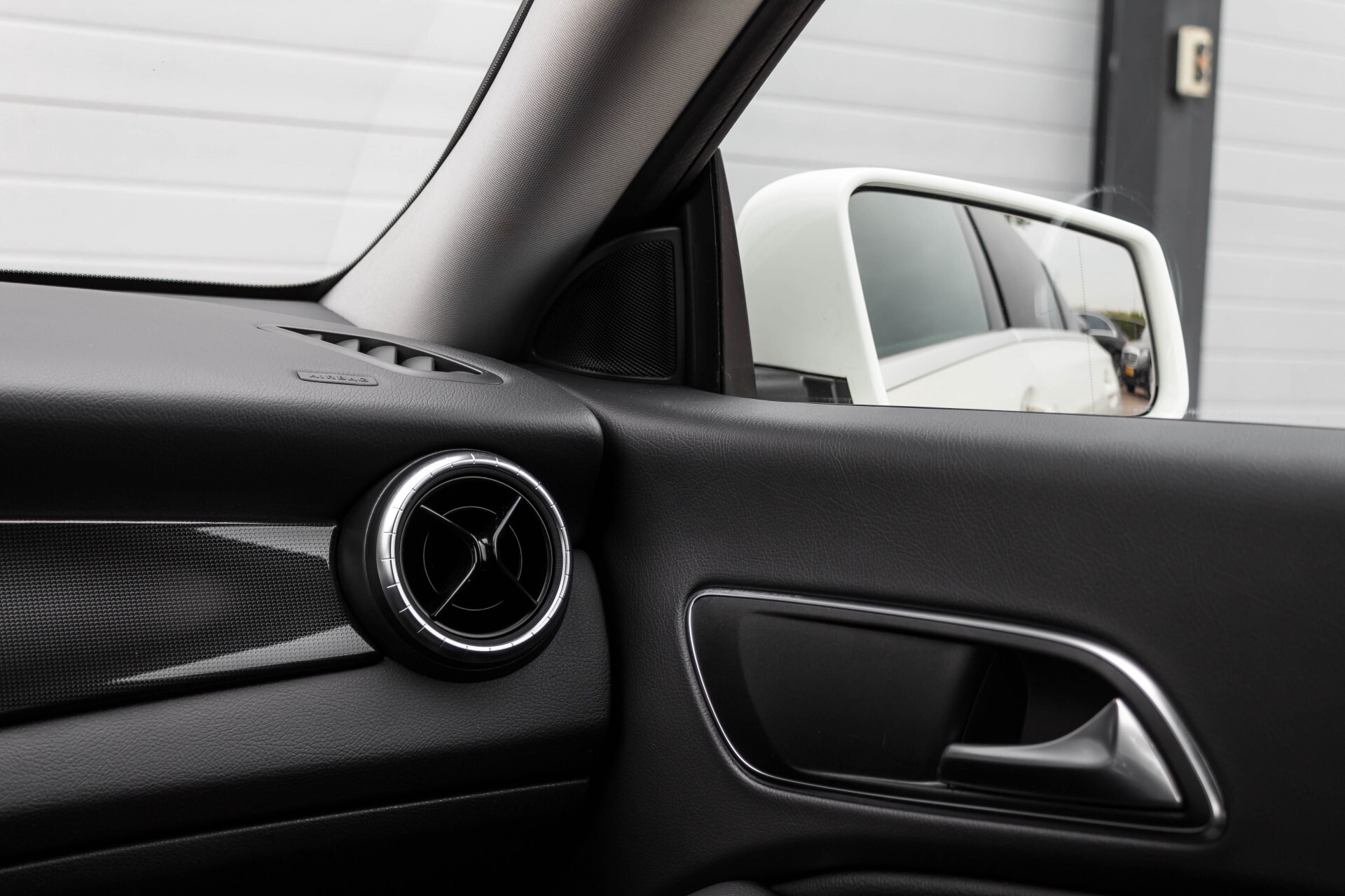 Mercedes-Benz CLA-Klasse 180 BE Xenon/Parctronic/Standkachel/Navi Foto 39