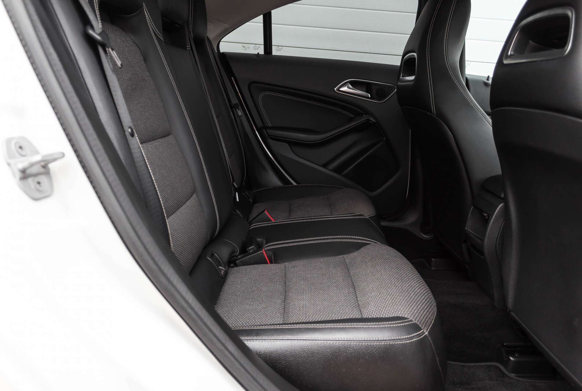 Mercedes-Benz CLA-Klasse 180 BE Xenon/Parctronic/Standkachel/Navi Foto 4