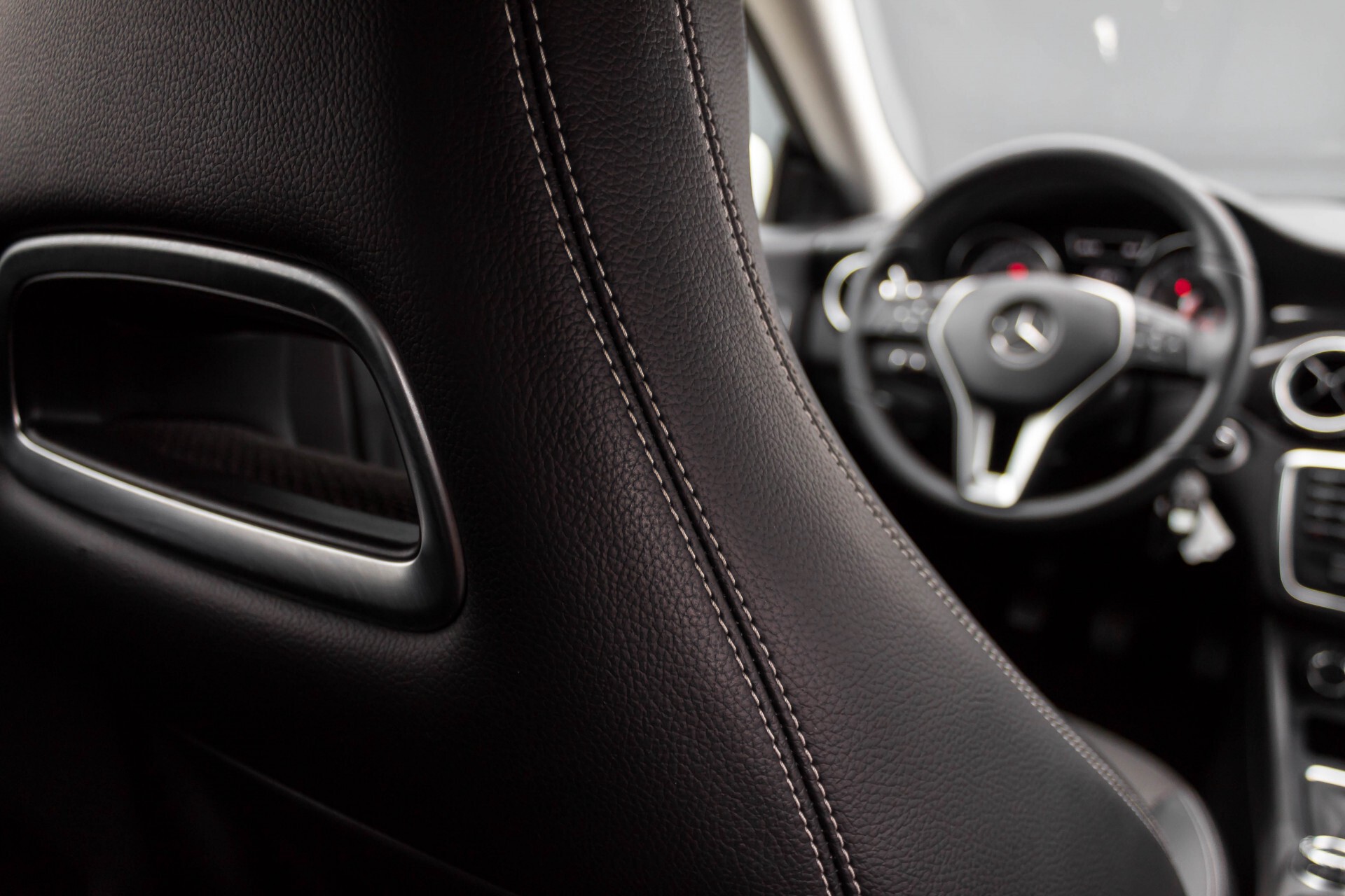 Mercedes-Benz CLA-Klasse 180 BE Xenon/Parctronic/Standkachel/Navi Foto 40