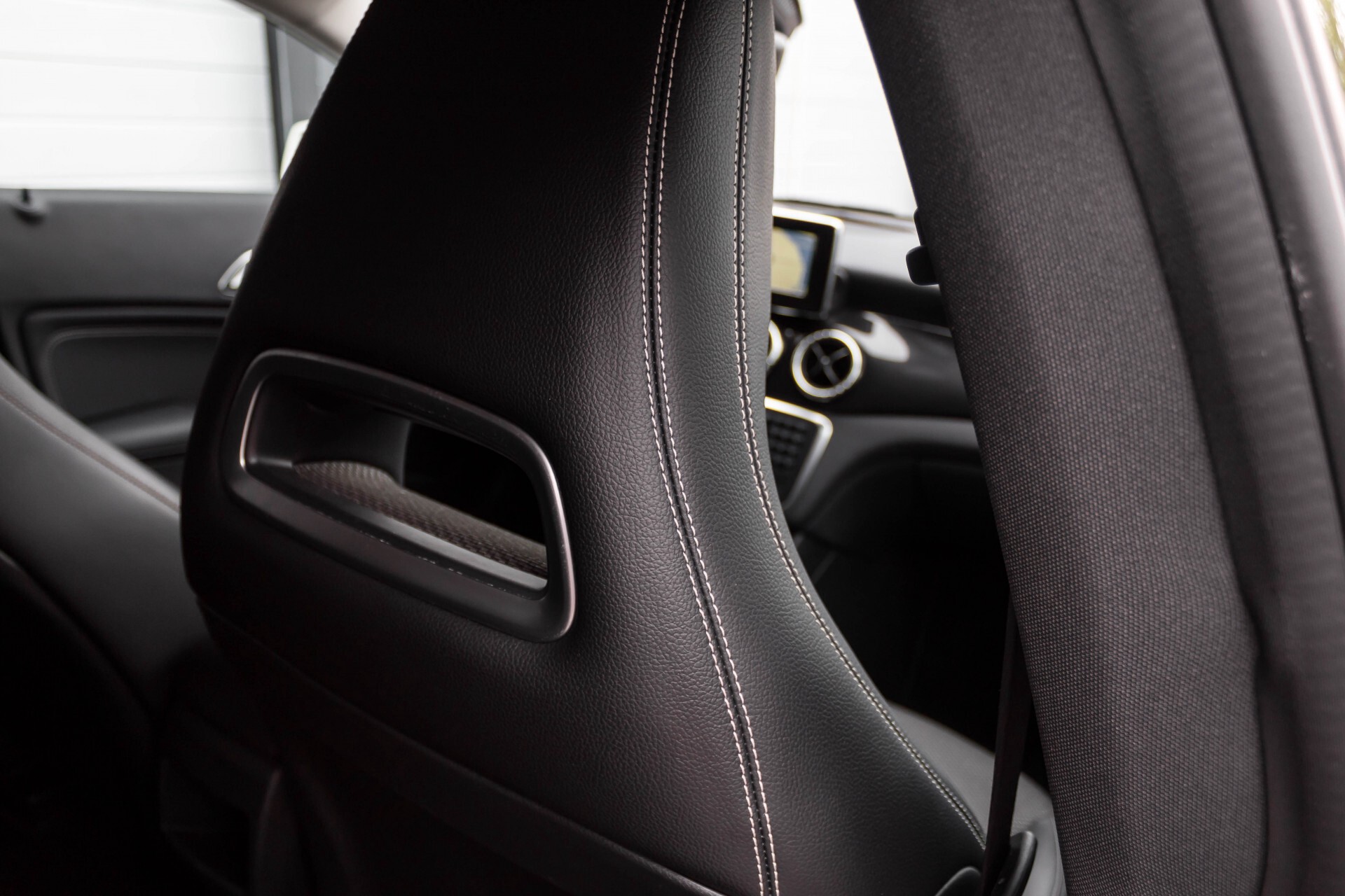 Mercedes-Benz CLA-Klasse 180 BE Xenon/Parctronic/Standkachel/Navi Foto 50