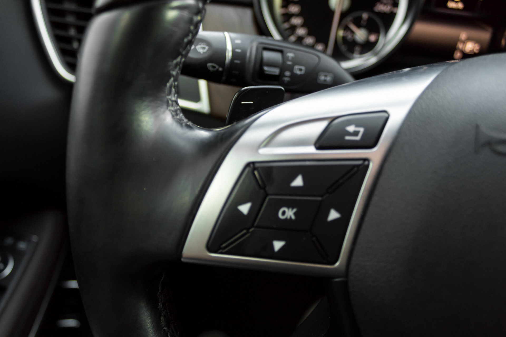 Mercedes-Benz GL-Klasse 350 Bluetec 4-M AMG Active Curve/Panorama/7-persoons/360 camera/Distronic/Trekhaak Aut7 Foto 12