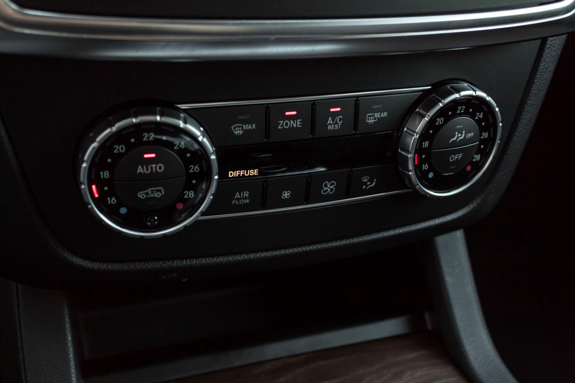 Mercedes-Benz GL-Klasse 350 Bluetec 4-M AMG Active Curve/Panorama/7-persoons/360 camera/Distronic/Trekhaak Aut7 Foto 47