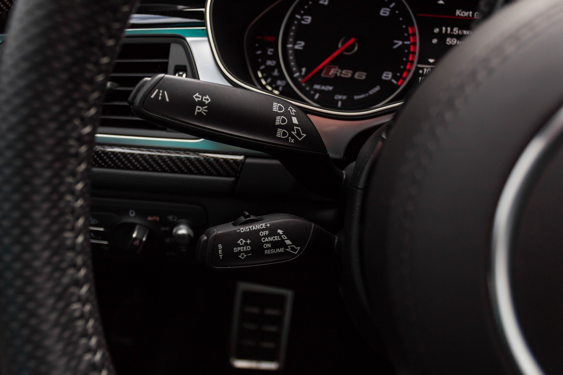 Audi RS6 Avant 4.0 TFSI Quattro Ceramic Dynamic Plus Aut8 Foto 12