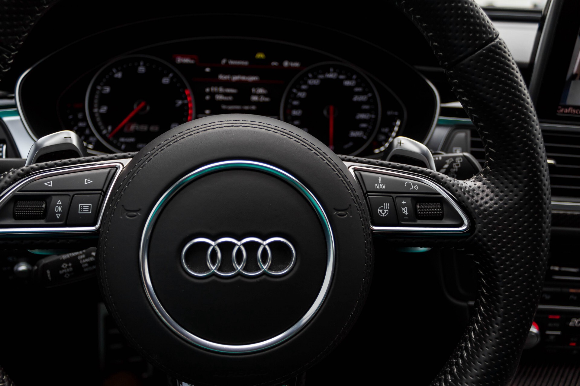 Audi RS6 Avant 4.0 TFSI Quattro Ceramic Dynamic Plus Aut8 Foto 14