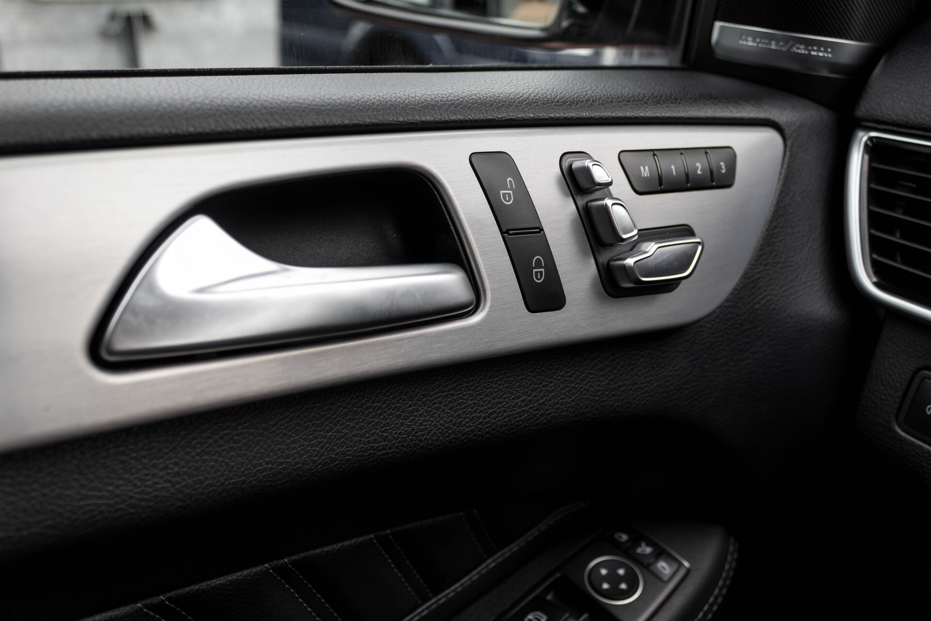 Mercedes-Benz GLE Coupé 350 d 4-M AMG Luchtvering/Distronic/Panorama/Mem/Trekhaak Aut9 Foto 43