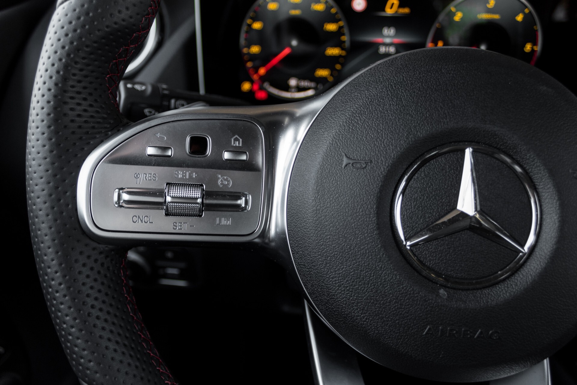 Mercedes-Benz B-Klasse 180d AMG Widescreen/M-bux/LED/19" Aut7 Foto 11