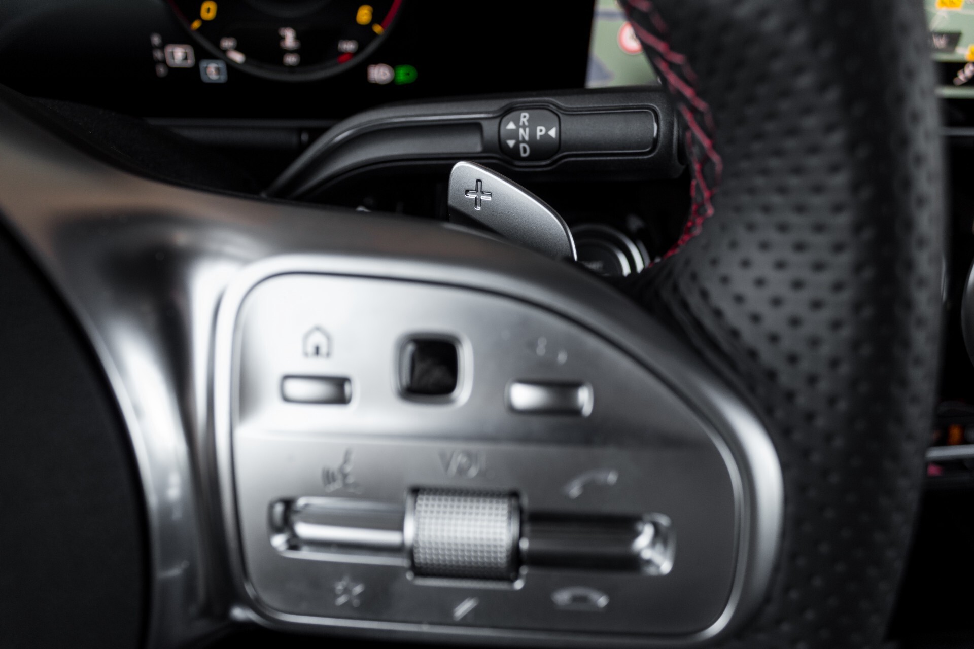 Mercedes-Benz B-Klasse 180d AMG Widescreen/M-bux/LED/19" Aut7 Foto 15