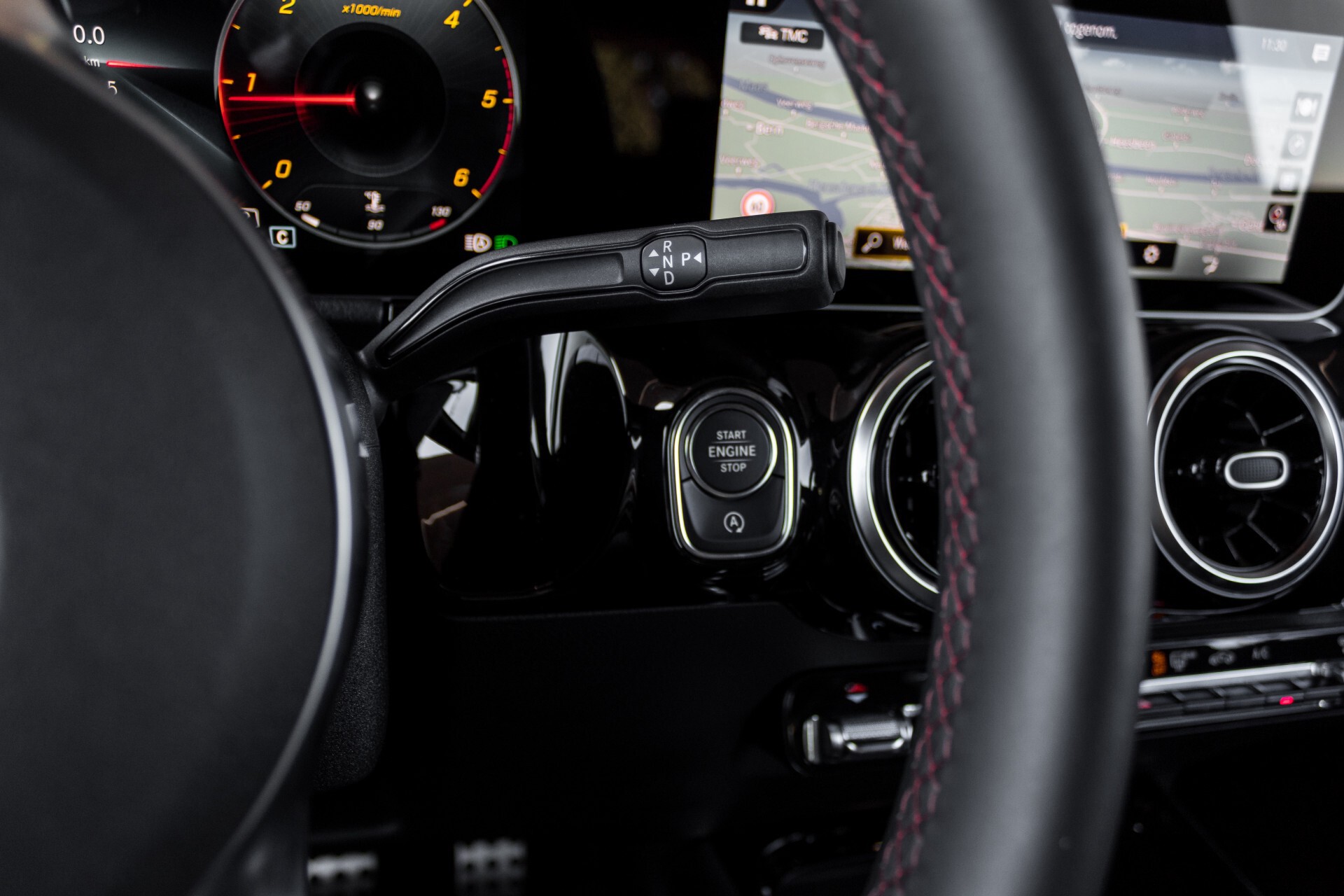 Mercedes-Benz B-Klasse 180d AMG Widescreen/M-bux/LED/19" Aut7 Foto 16