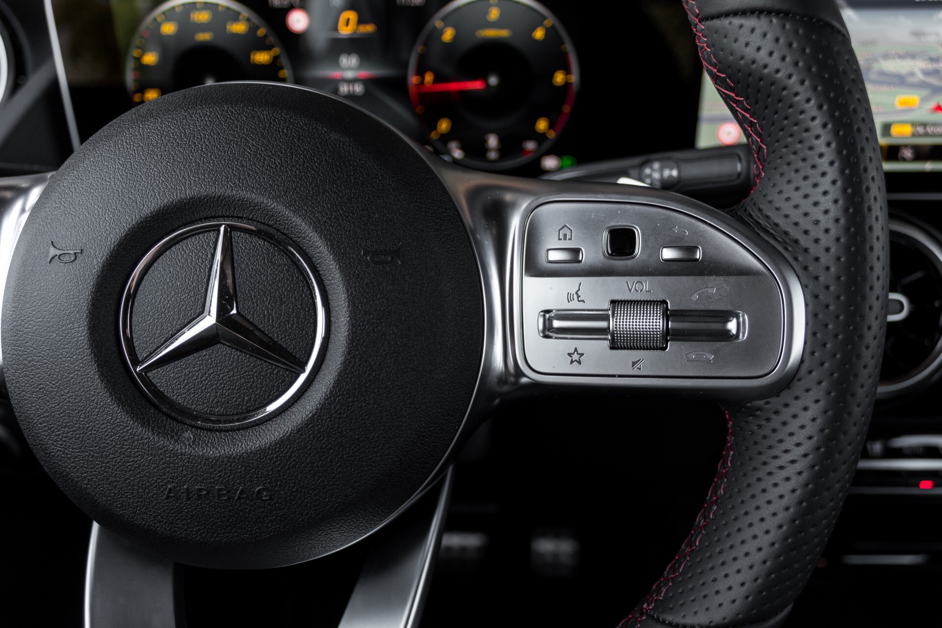 Mercedes-Benz B-Klasse 180d AMG Widescreen/M-bux/LED/19" Aut7 Foto 17