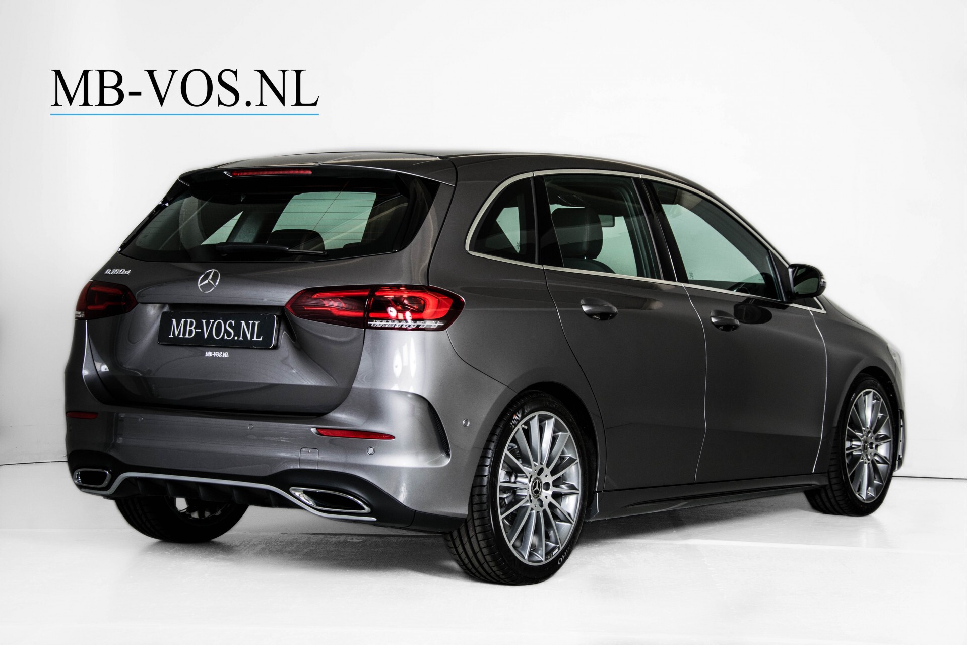 Mercedes-Benz B-Klasse 180d AMG Widescreen/M-bux/LED/19" Aut7 Foto 2