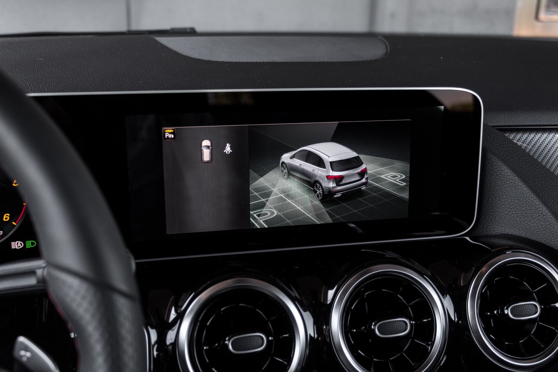 Mercedes-Benz B-Klasse 180d AMG Widescreen/M-bux/LED/19" Aut7 Foto 26