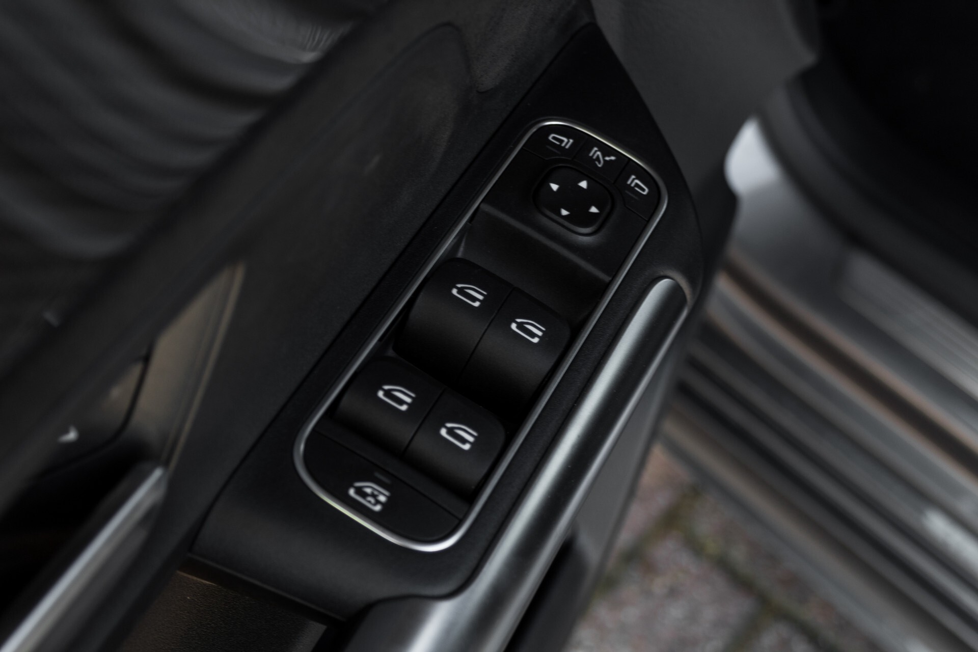 Mercedes-Benz B-Klasse 180d AMG Widescreen/M-bux/LED/19" Aut7 Foto 31