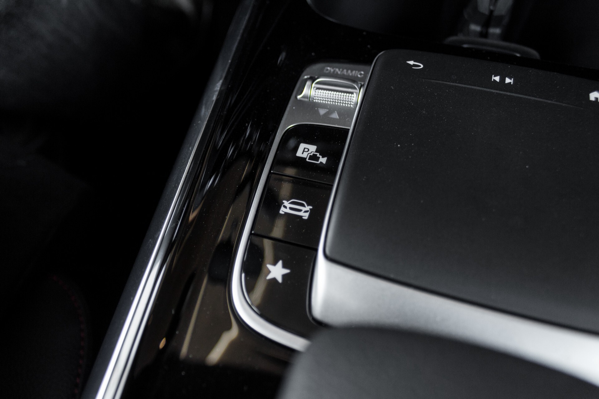 Mercedes-Benz B-Klasse 180d AMG Widescreen/M-bux/LED/19" Aut7 Foto 41